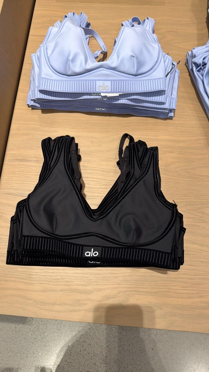 Tops deportivos Alo