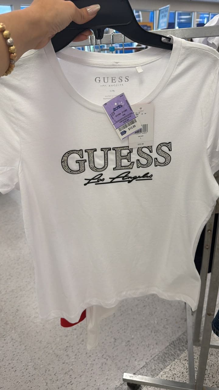 Camiseta blanca Guess con strass
