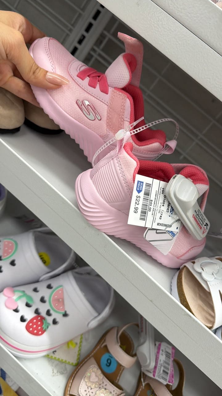 Zapatillas Skechers rosadas para niña