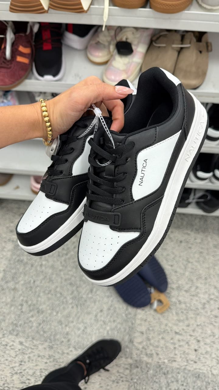 Zapatillas Nautica blancas y negras