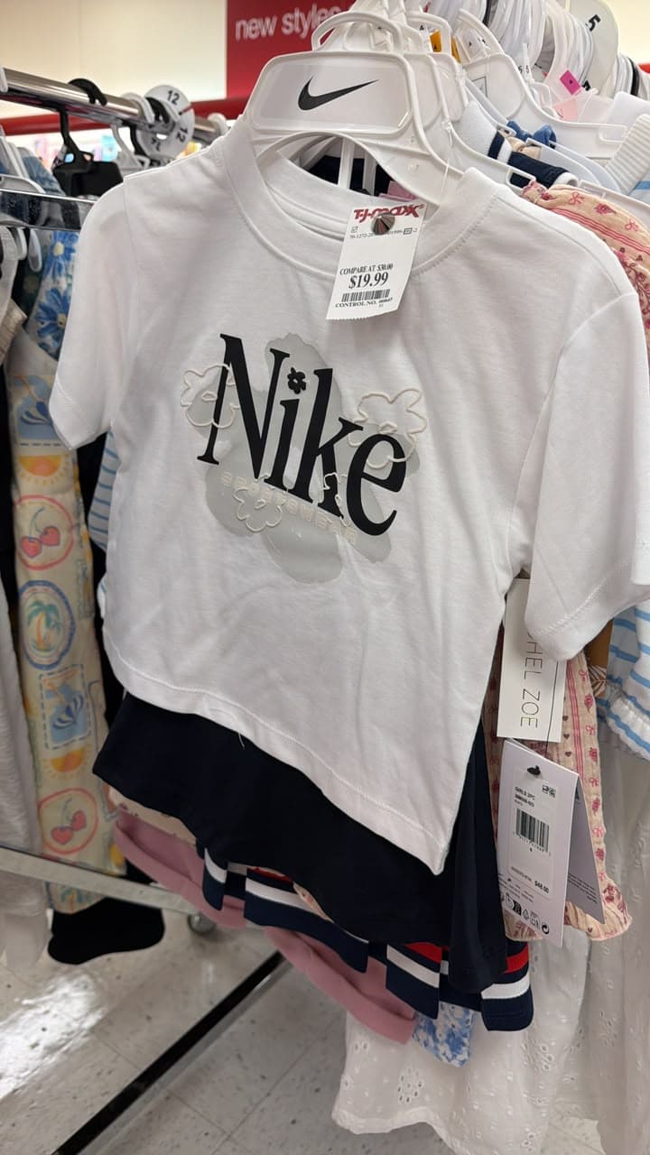 Conjunto Nike niña: polera y falda