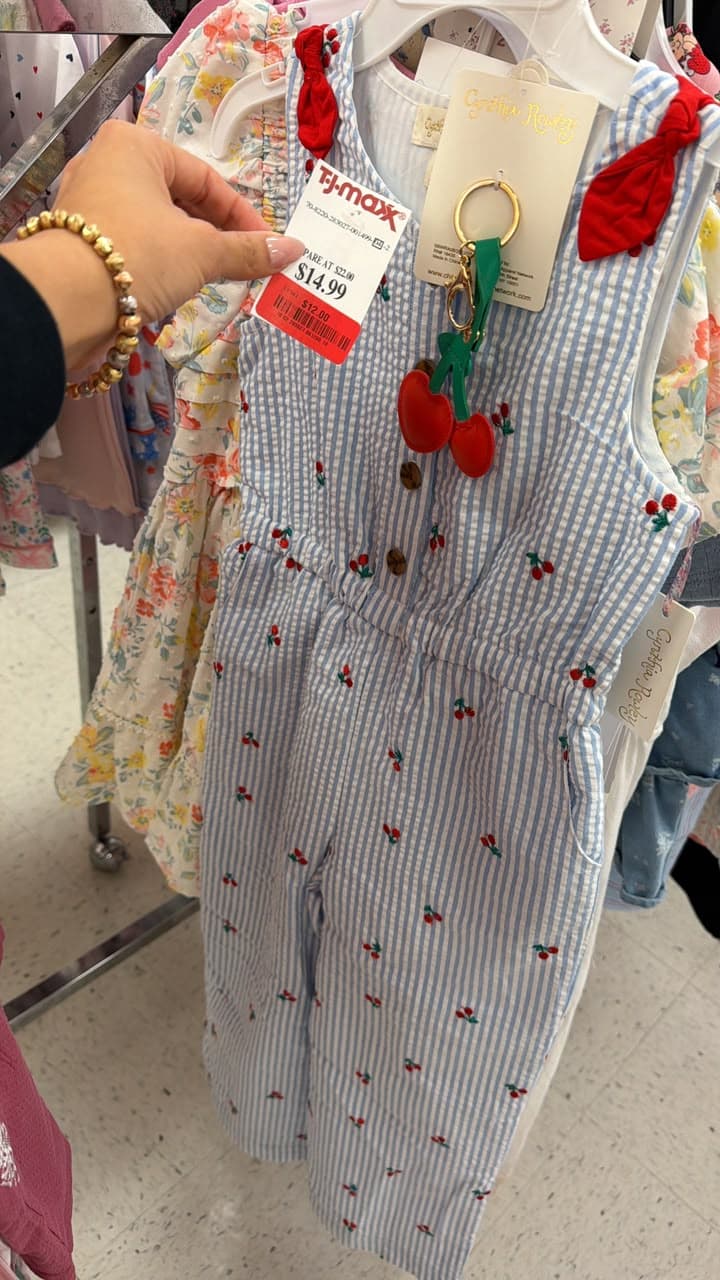 Enterizo de niña con cerezas